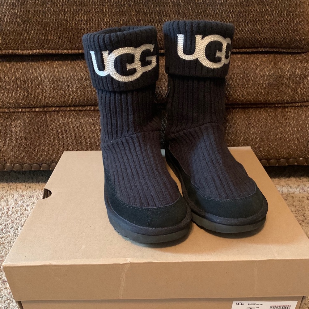 Black UGG knit logo bootie